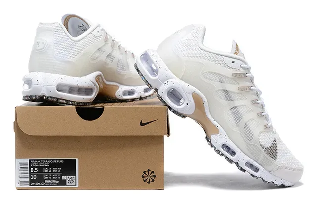Nike حذاء رياضي أبيض بيج علوي شبكي مرئي كوشنينج هواء سميك 6