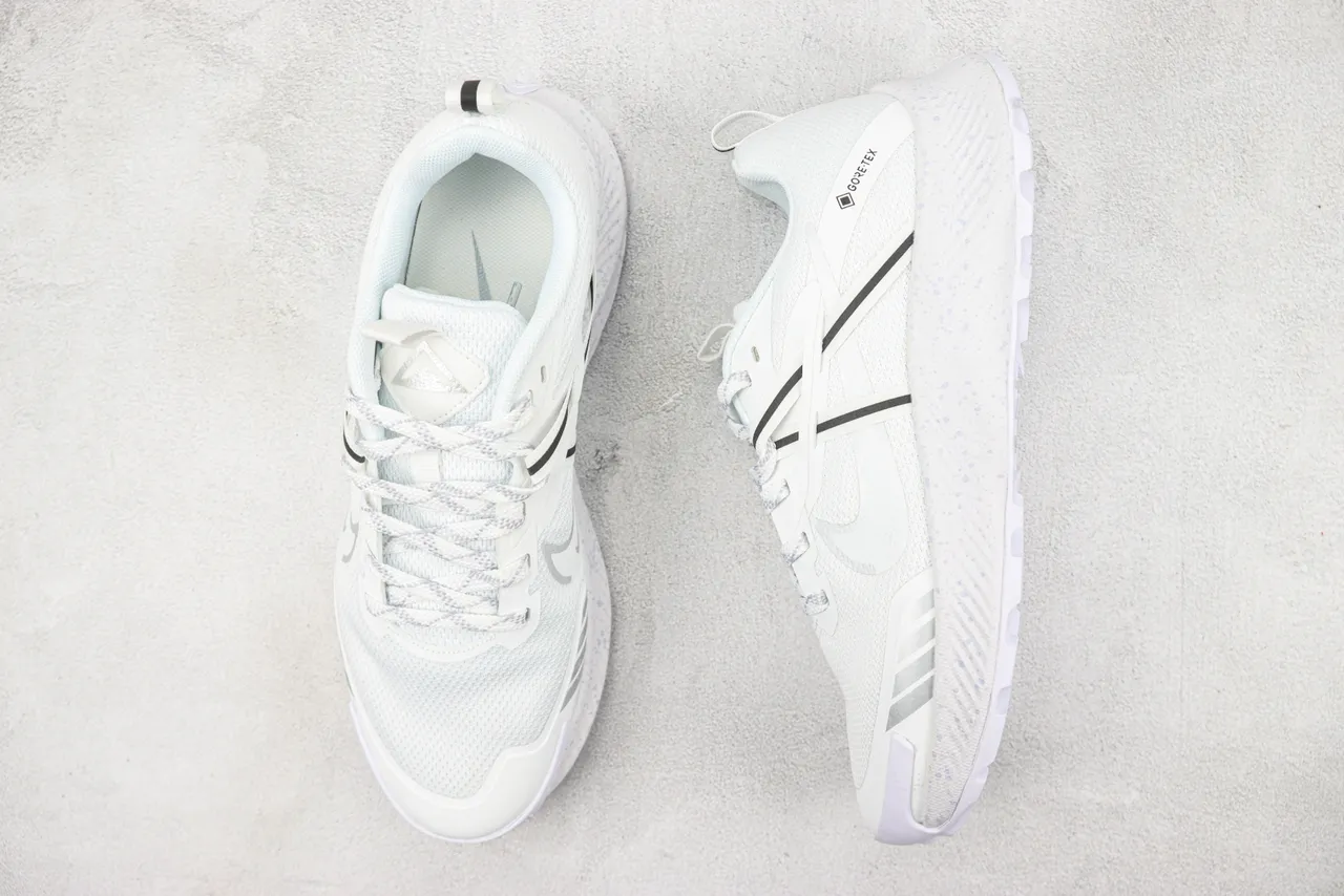 Nike White Black GORE-TEX Waterproof Mesh And Synthetic Overlay Upper Running Shoes 3