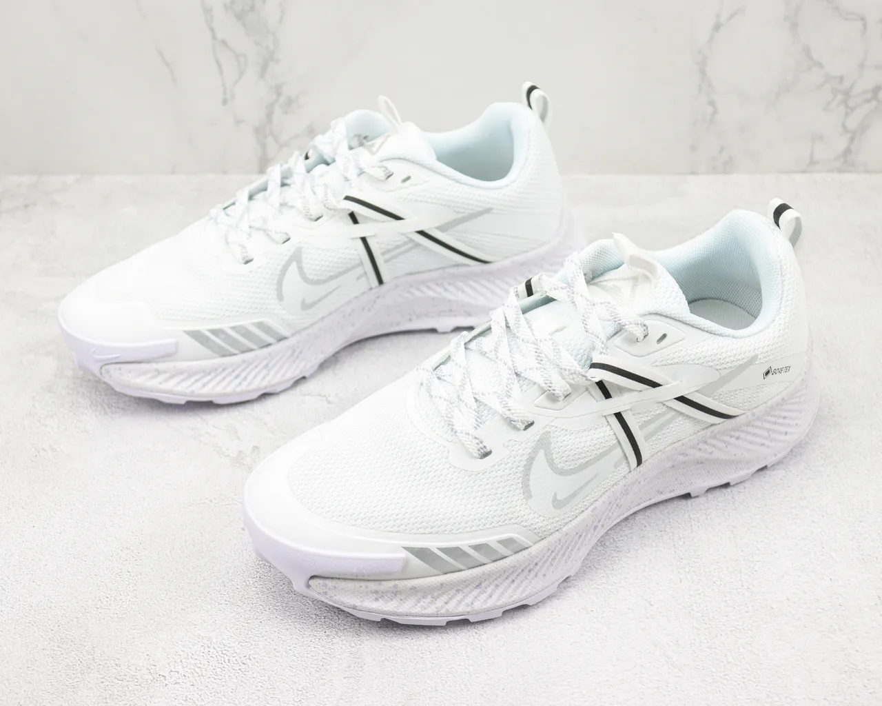 Nike White Black GORE-TEX Waterproof Mesh And Synthetic Overlay Upper Running Shoes 4