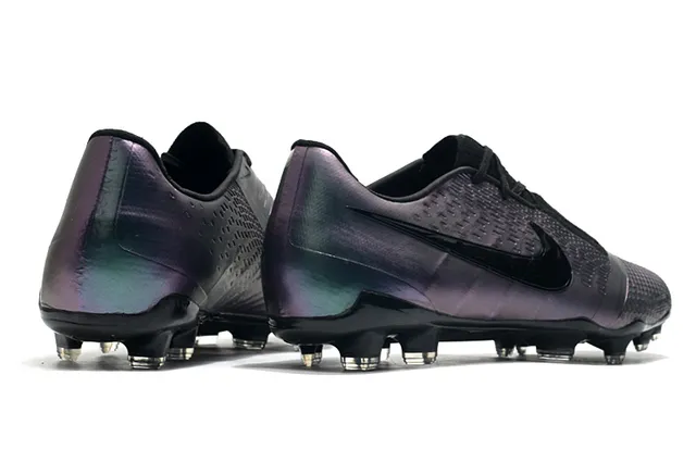 Nike Blanc Noir Bottines Basses avec Lacets Asymétriques pour Sol Firme Chaussures de Football 5