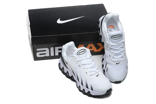 Nike White Black Mesh Upper Synthetic Stripe Overlays Sneakers 2