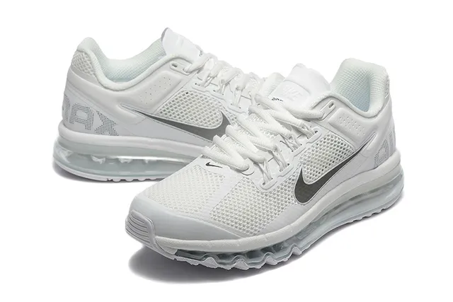 Nike White Black Mesh Upper Visible Air Cushioning Lifestyle Sneakers 5