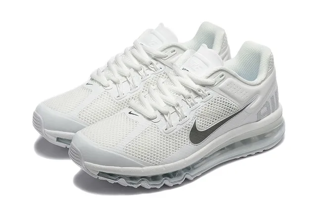 Nike White Black Mesh Upper Visible Air Cushioning Lifestyle Sneakers 7