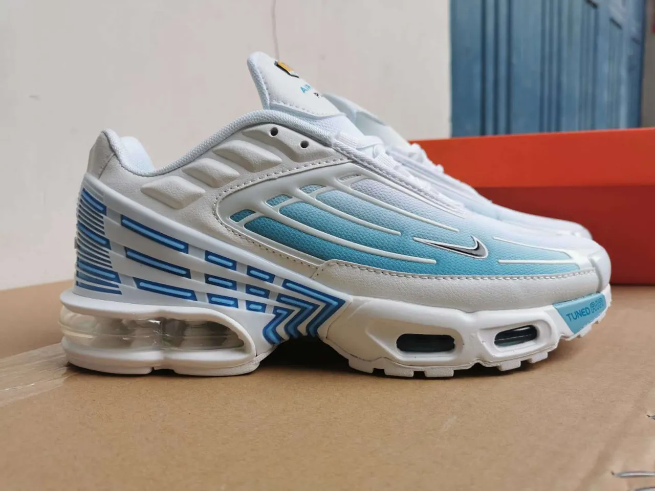Nike White Blue Full-Length Air Unit Layered Synthetic Cage Lifestyle Sneakers 7