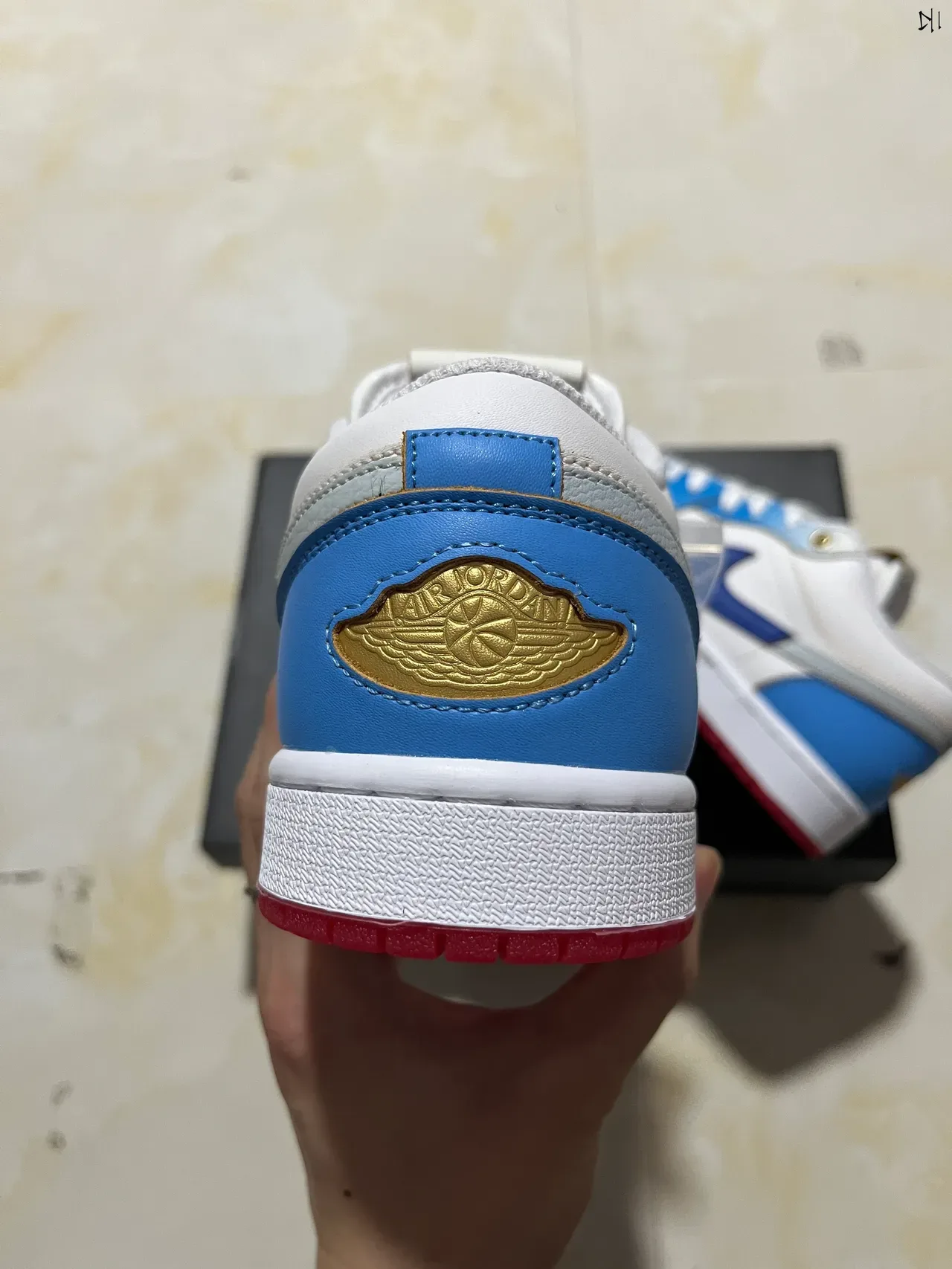 Nike White Blue Low-Top Silhouette Leather And Synthetic Paneling Lifestyle Sneakers 7