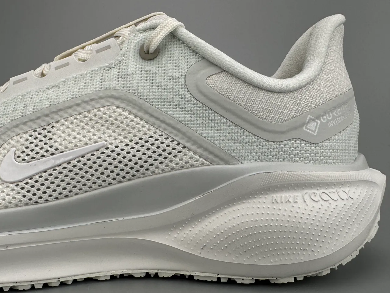 Nike White Gray Engineered Mesh Upper Synthetic Overlays Running Shoes 7