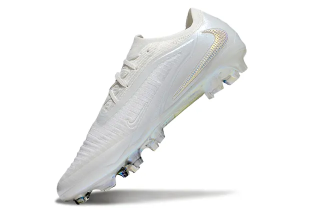 Nike Chaussures de football blanches iridiscentes en tricot pour terrain ferme 3