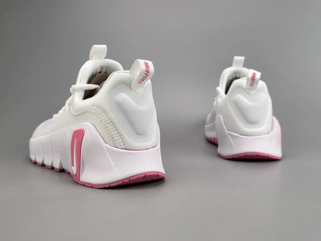 Nike White Pink Knit Upper Segmented Flex-Groove Midsole Running Shoes 6