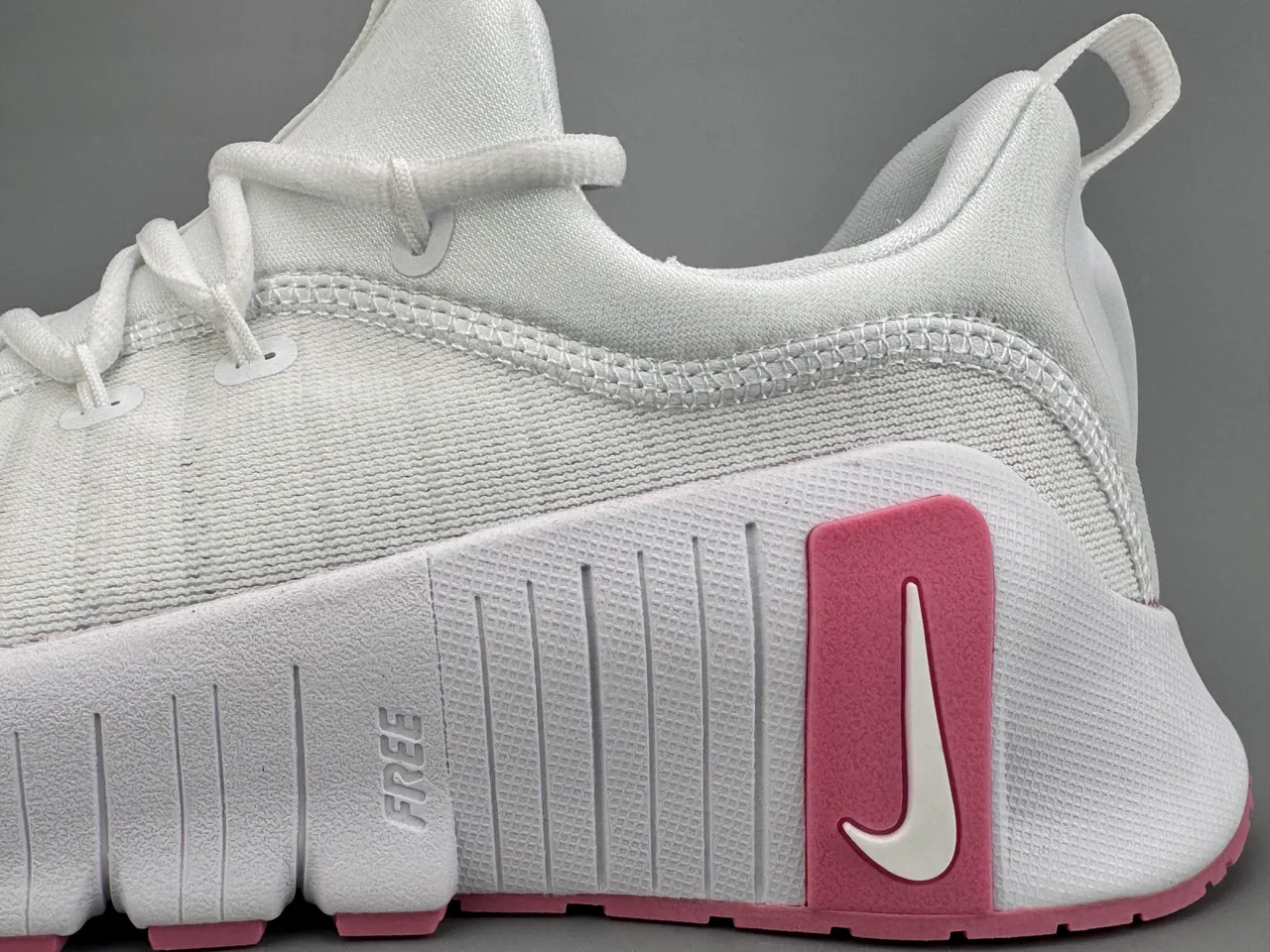 Nike White Pink Knit Upper Segmented Flex-Groove Midsole Running Shoes 7
