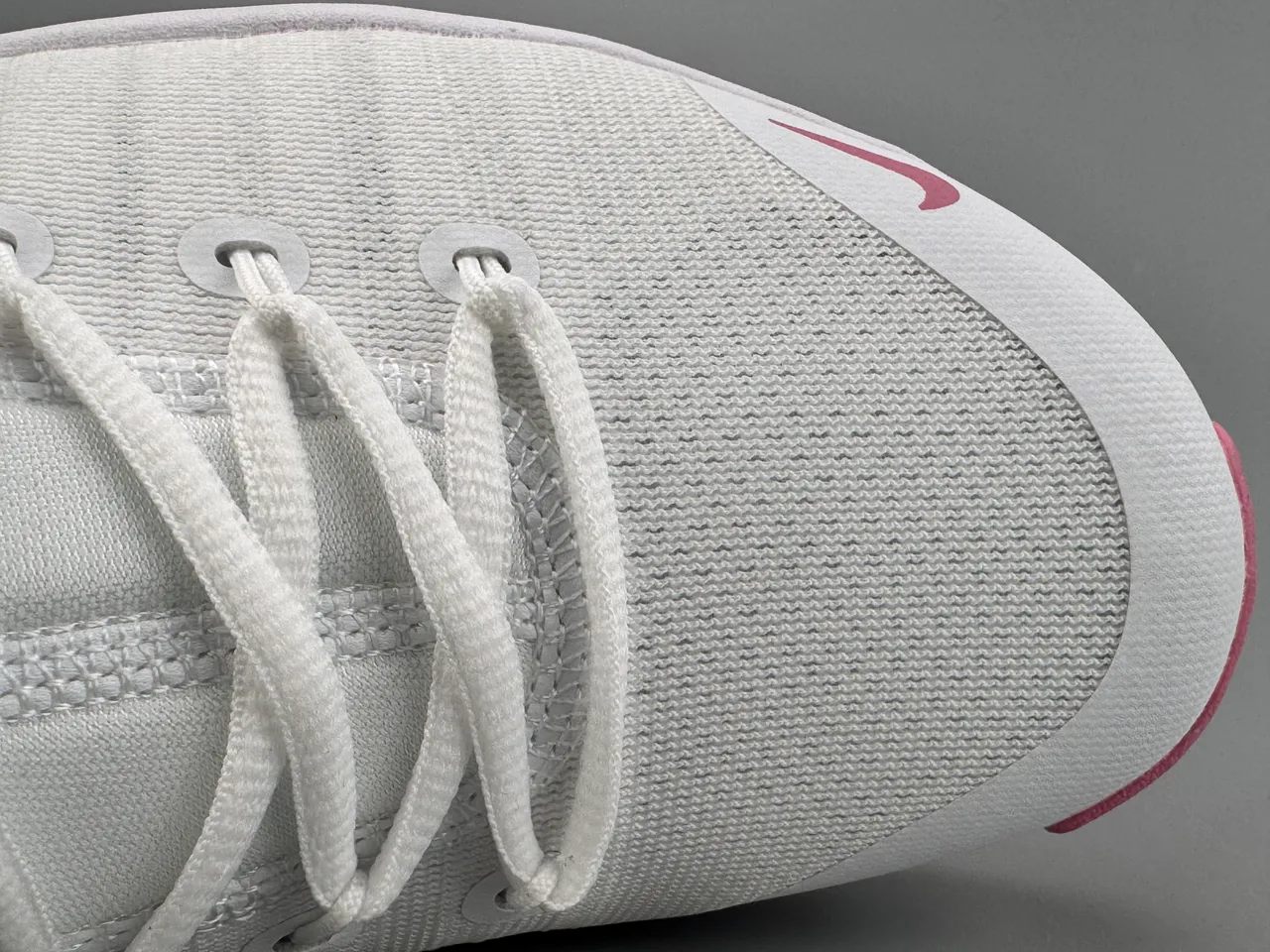Nike White Pink Knit Upper Segmented Flex-Groove Midsole Running Shoes 8