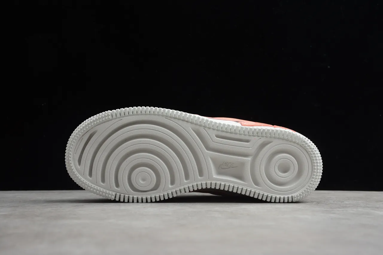 Nike White Pink Low-Top Leather Upper Lifestyle Sneakers 3