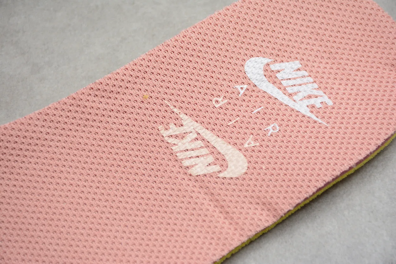 Nike White Pink Low-Top Leather Upper Lifestyle Sneakers 15