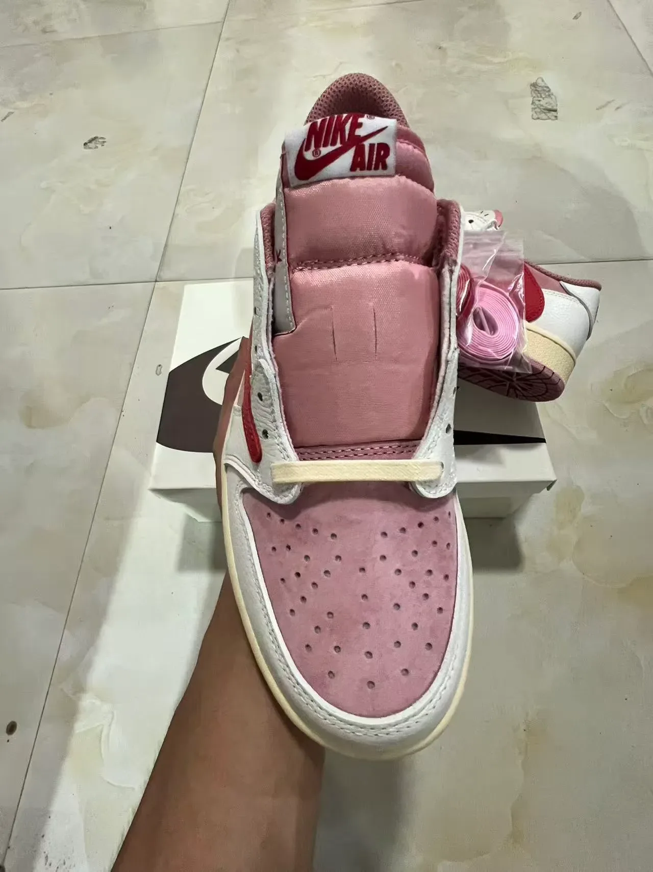 Nike White Pink Low-Top Silhouette Mixed-Material Upper Lifestyle Sneakers 3