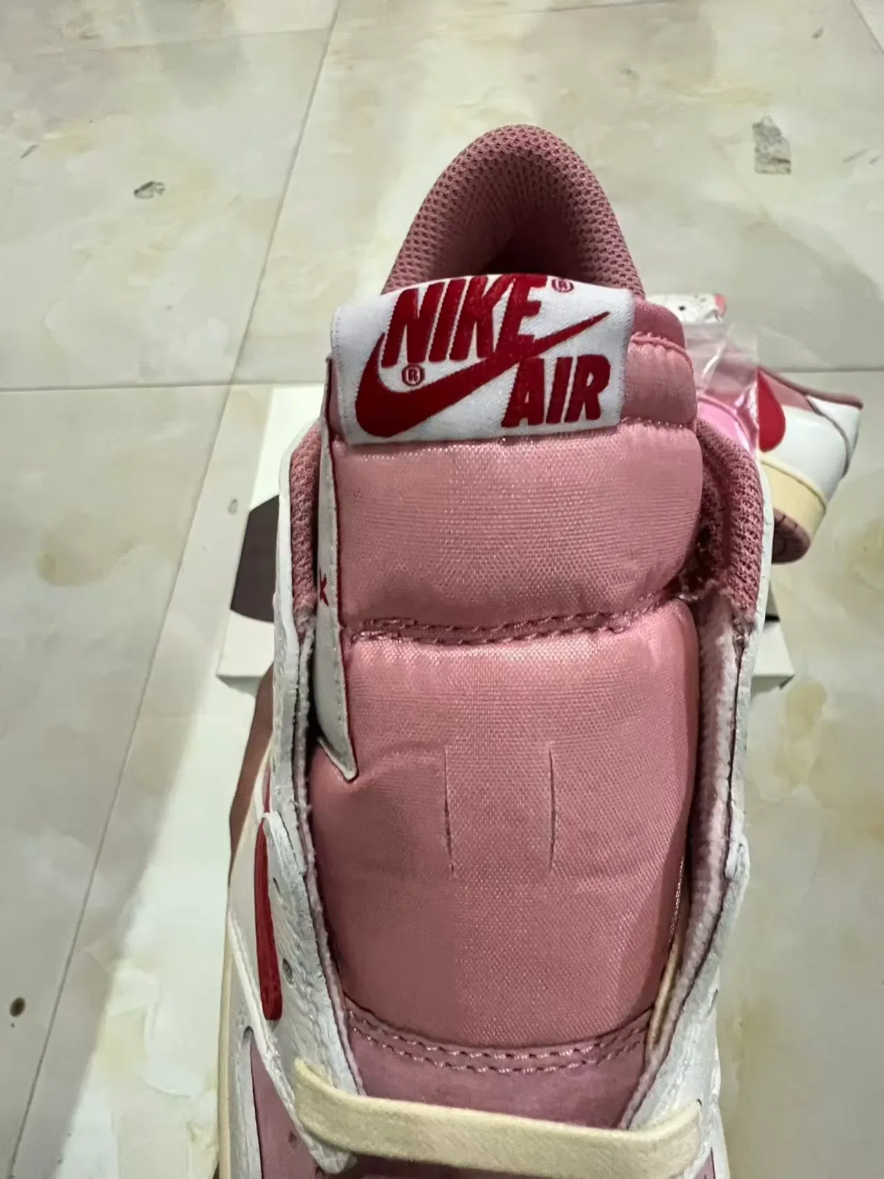 Nike White Pink Low-Top Silhouette Mixed-Material Upper Lifestyle Sneakers 4