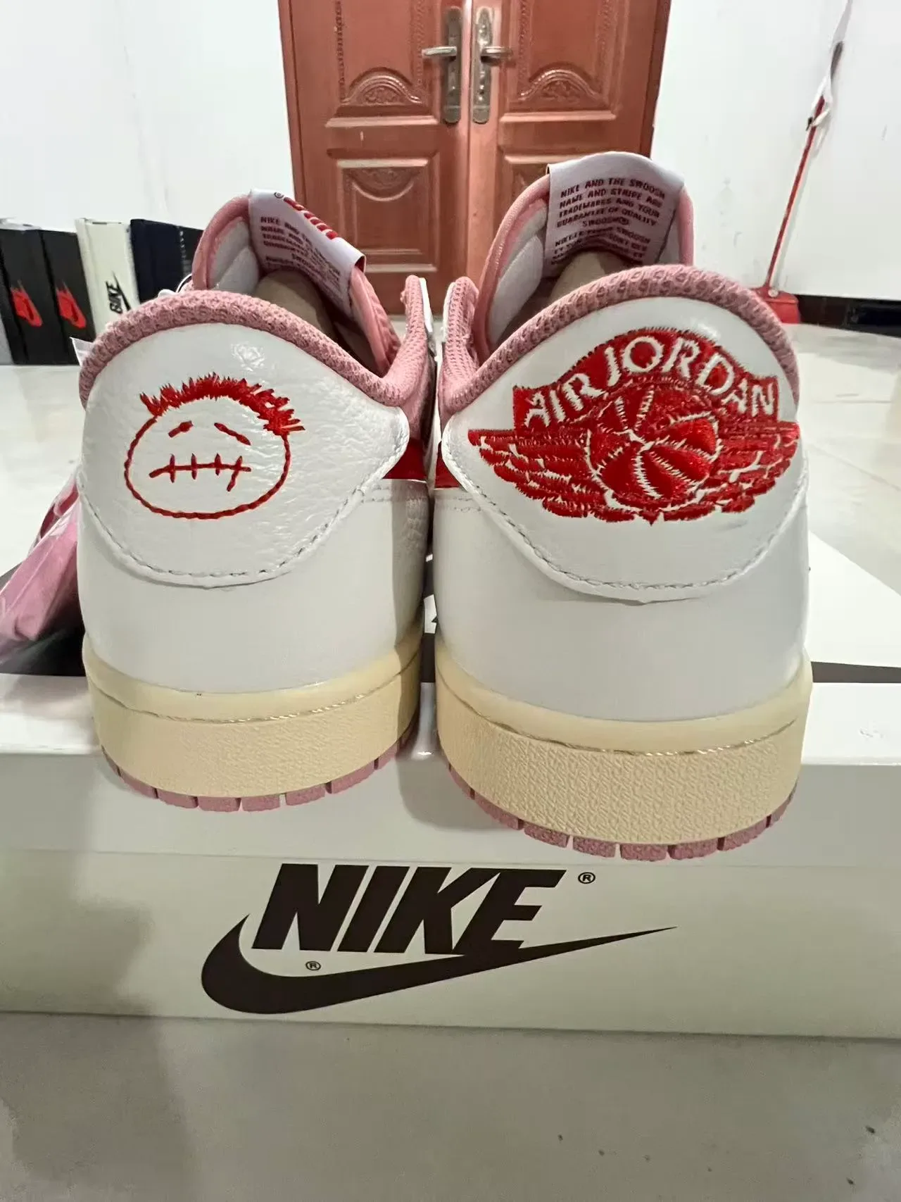 Nike White Pink Low-Top Silhouette Mixed-Material Upper Lifestyle Sneakers 10
