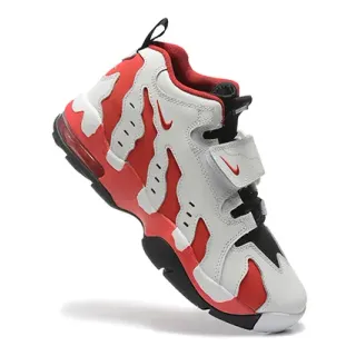 Nike 白色红色高帮火焰图案覆盖篮球鞋