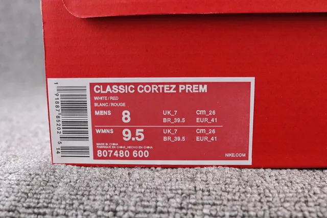 Nike White Red Low-Top Leather Upper Lifestyle Sneakers 2