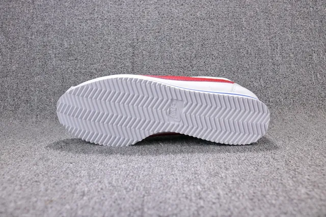 Nike White Red Low-Top Leather Upper Lifestyle Sneakers 9