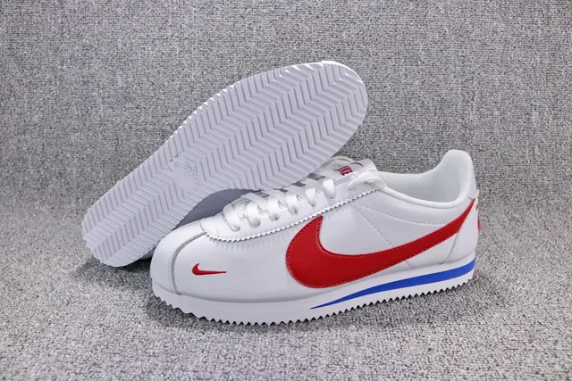 Nike White Red Low-Top Leather Upper Lifestyle Sneakers 15