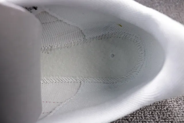 Nike White Red Low-Top Leather Upper Lifestyle Sneakers 17
