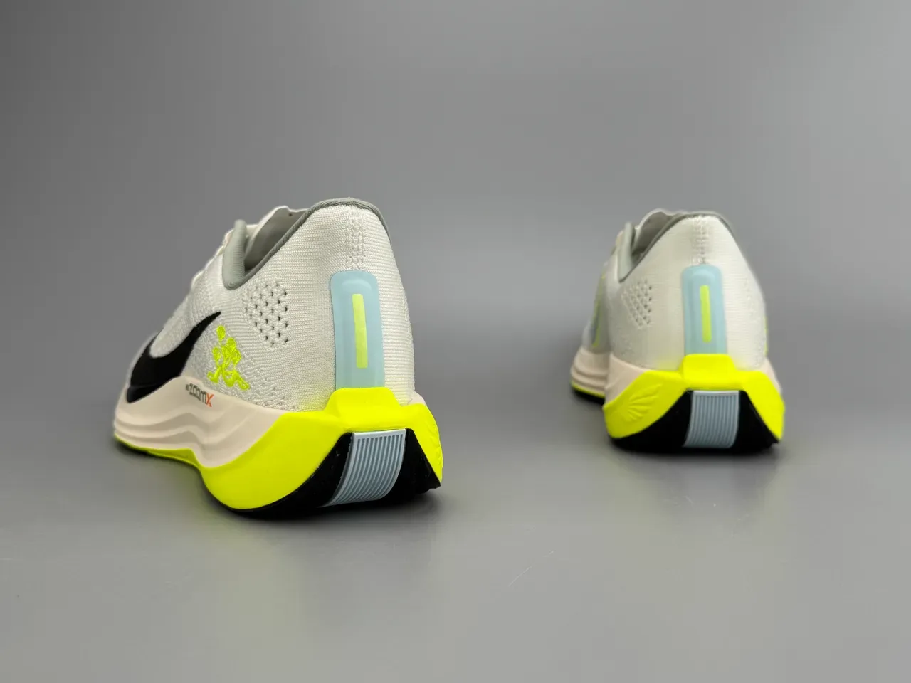Nike Chaussures Running Blanc et Jaune Maille ZoomX Semelle Intermédiaire 6