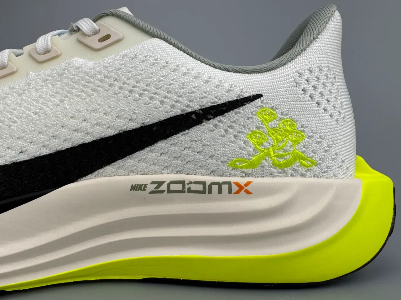 Nike Chaussures Running Blanc et Jaune Maille ZoomX Semelle Intermédiaire 7