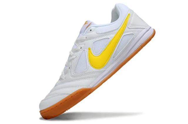 Nike Tênis de futebol indoor de couro sintético e malha superior branco e amarelo low-top 4