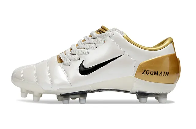 Nike Zoom Air أبيض وذهب أحذية كرة القدم للأرض الصلبة 7