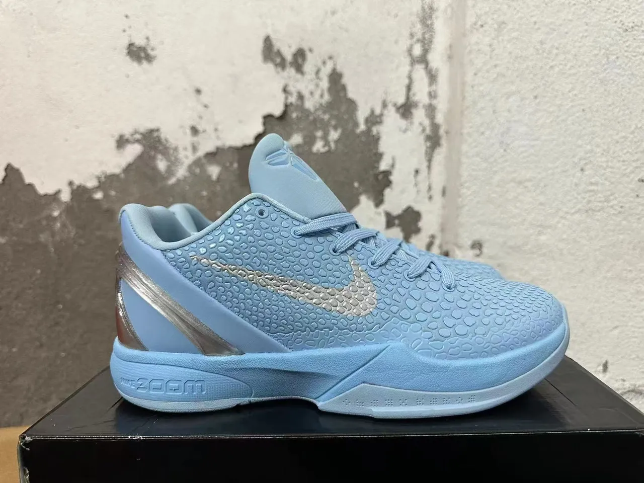 Nike Zoom Kobe IV Moon Light Blue حذاء كرة السلة 5