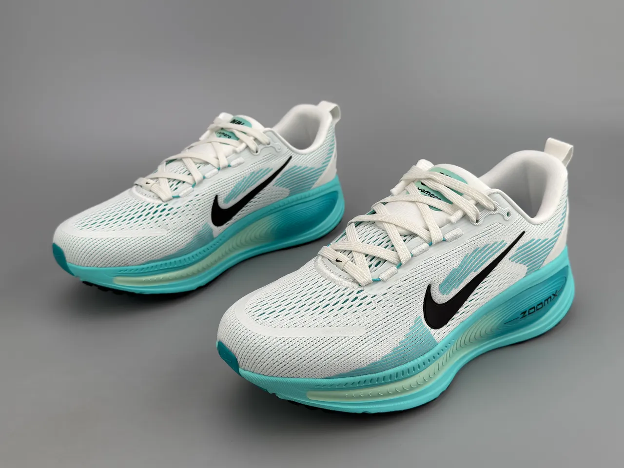 Nike ZoomX Invincible Run White Blue Engineered Knit Upper Full-Length Midsole Running Shoes 5