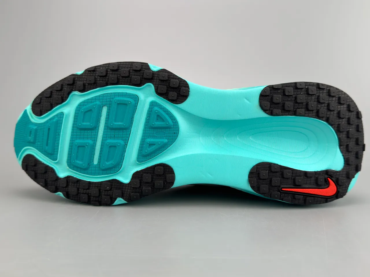 Nike ZoomX Invincible Run White Blue Engineered Knit Upper Full-Length Midsole Running Shoes 8