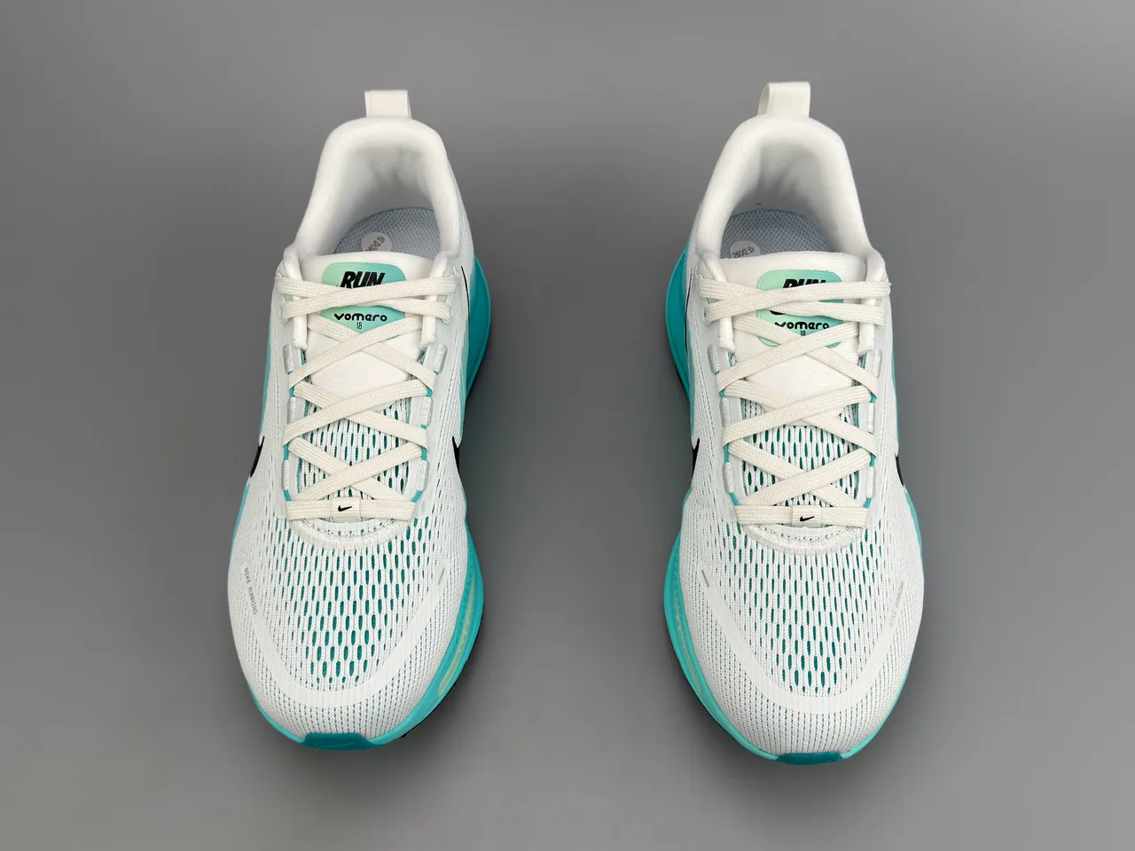 Nike ZoomX Invincible Run White Blue Engineered Knit Upper Full-Length Midsole Running Shoes 9