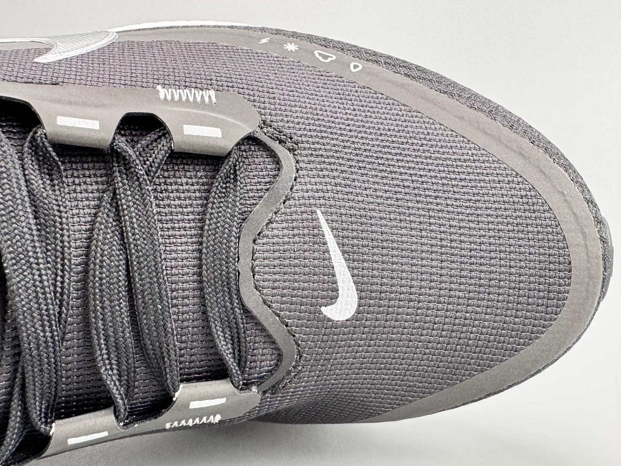 Nike ZoomX Chaussures Running Noir Blanc Argent 4