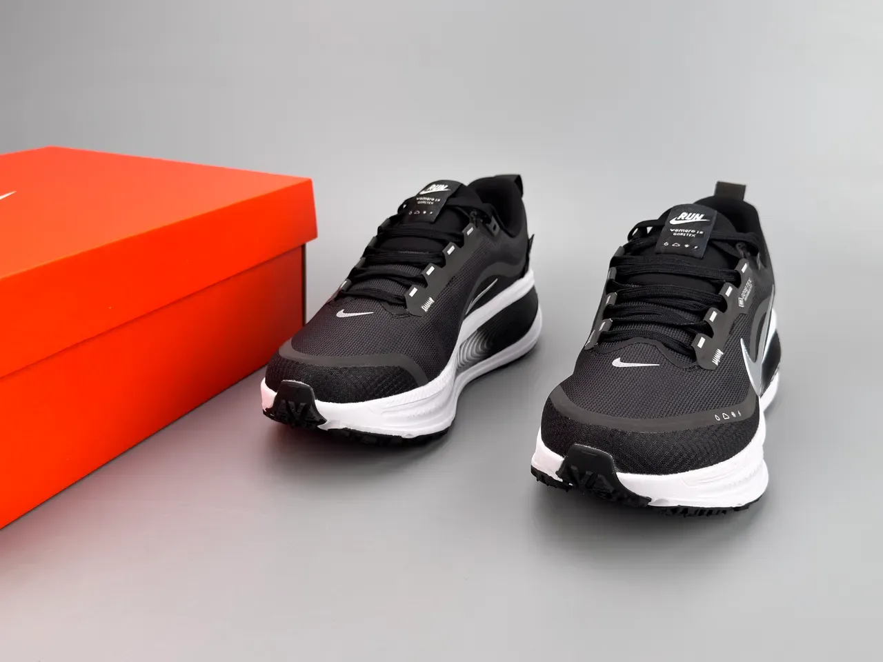 Nike ZoomX Chaussures Running Noir Blanc Argent 5