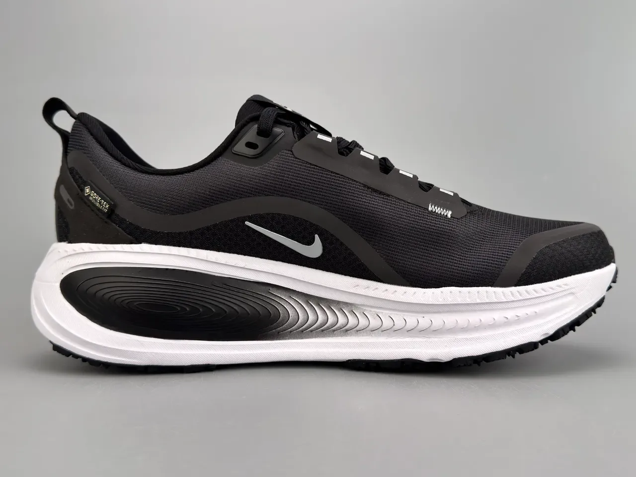 Nike ZoomX Chaussures Running Noir Blanc Argent 10