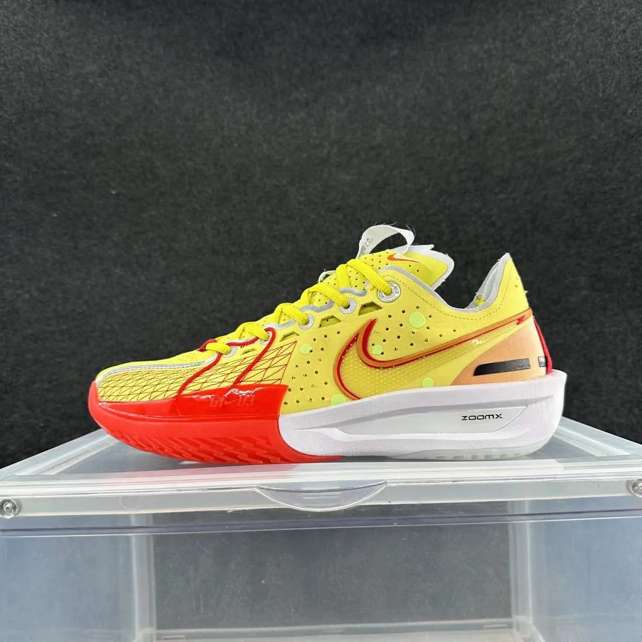 Nike ZoomX Amarillo Rojo Malla Perforada Cordones Asimétricos Zapatillas de correr 2