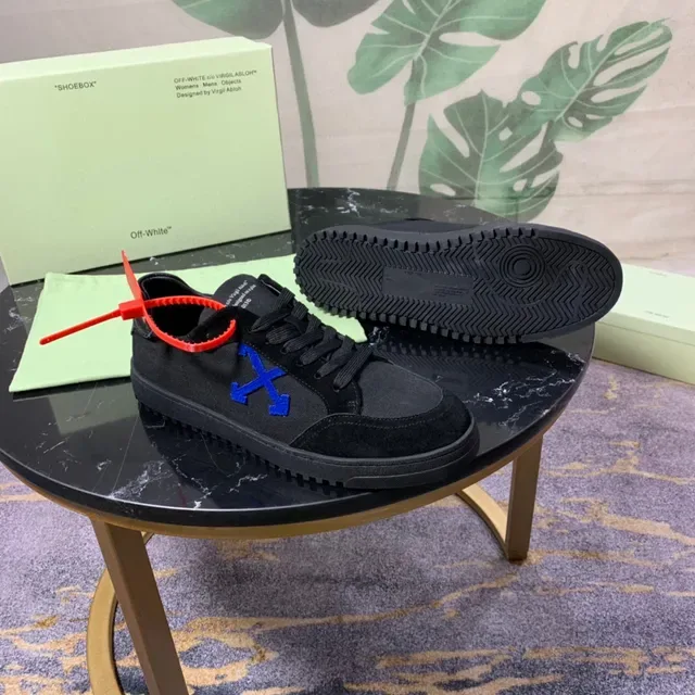 Off-White Black and Blue Arrow Logo Lifestyle Sneakers 7