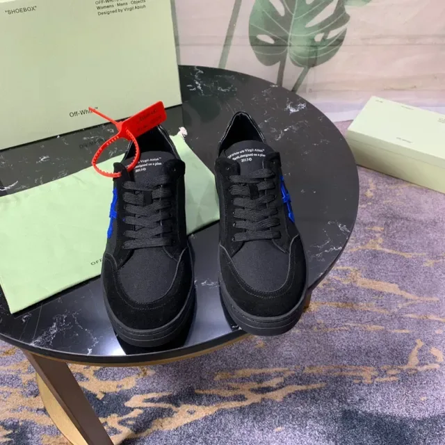 Off-White Black and Blue Arrow Logo Lifestyle Sneakers 9