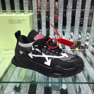 Off-White أسود تصميم صناعي لوجو سهم حذاء سنيكرز كثيفة