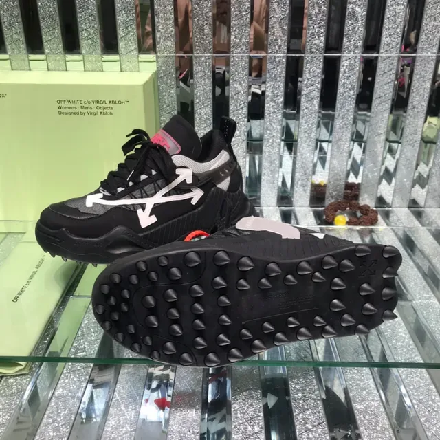 Off-White Noir Conception Industrielle Logo Flèche Sneakers Chunky 2