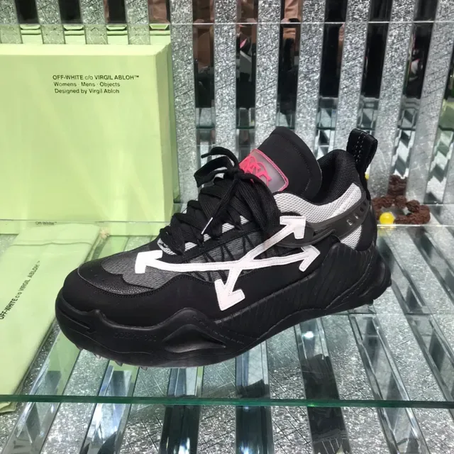 Off-White Noir Conception Industrielle Logo Flèche Sneakers Chunky 4