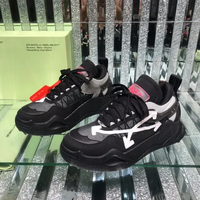 Off-White Noir Conception Industrielle Logo Flèche Sneakers Chunky 8