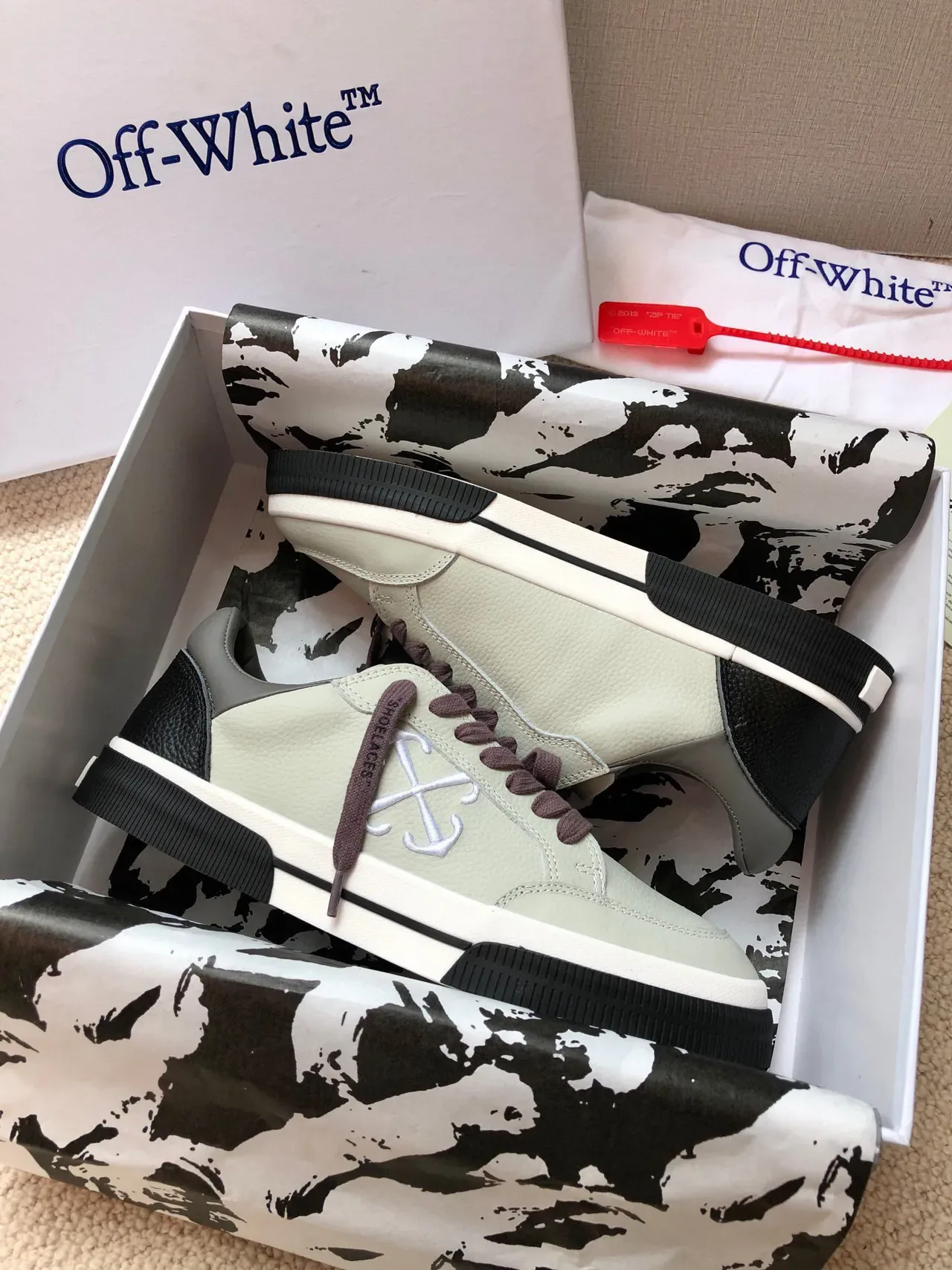 Off-White Industrial Beige Gray Low-Top جلد بانلد أسلوب حياة أحذية رياضية 2