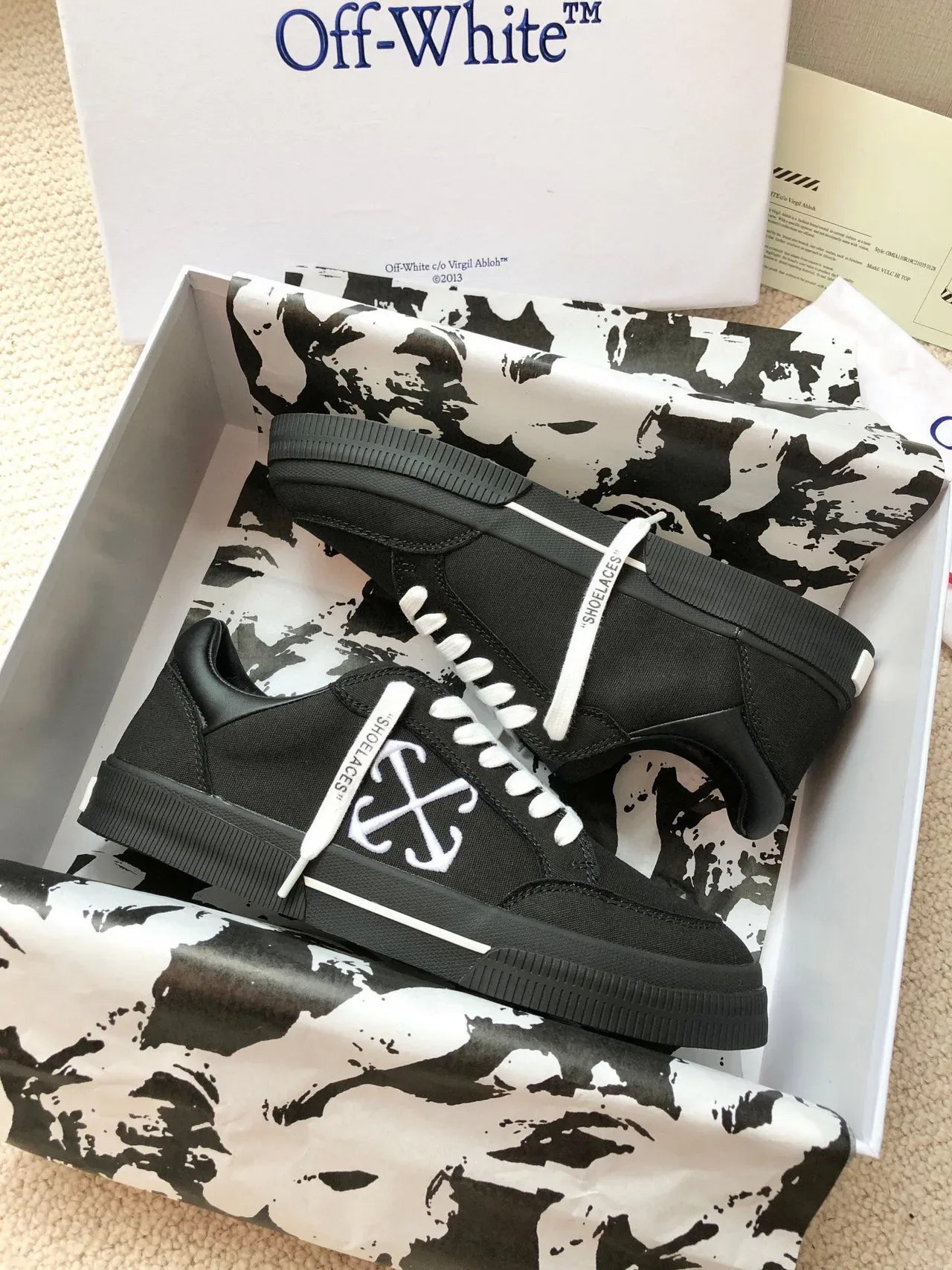 Off-White Industrial-Style Black and White Canvas Lifestyle Sneakers 2