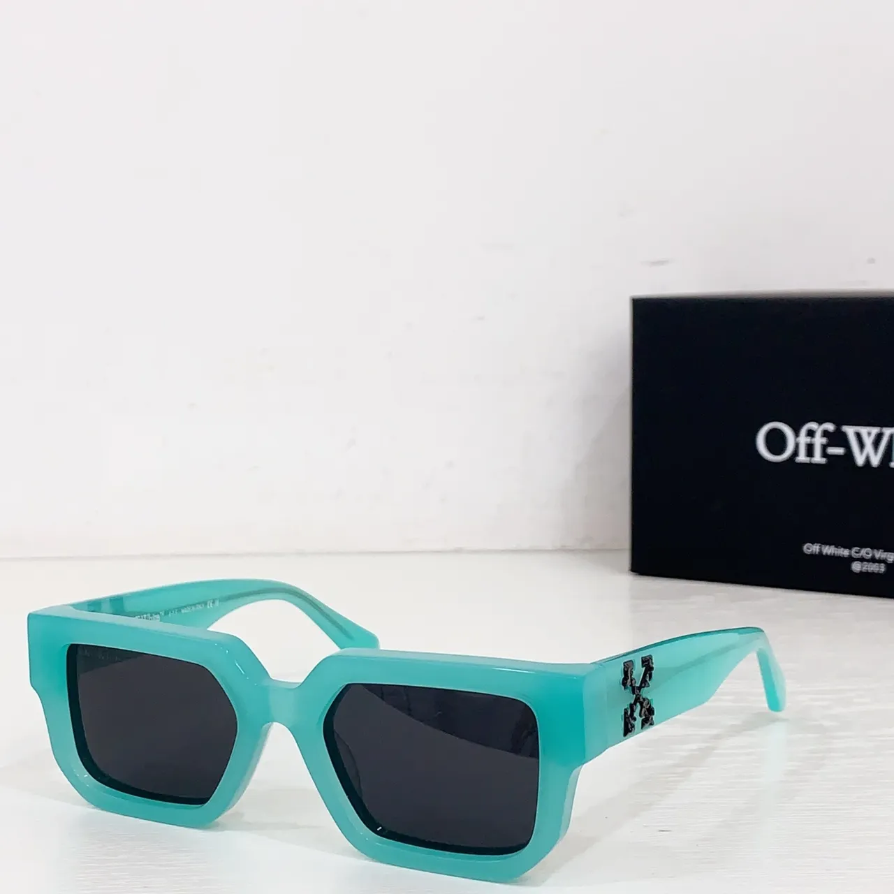Off-White Oversized Rectangular Tortoiseshell Sunglasses 8