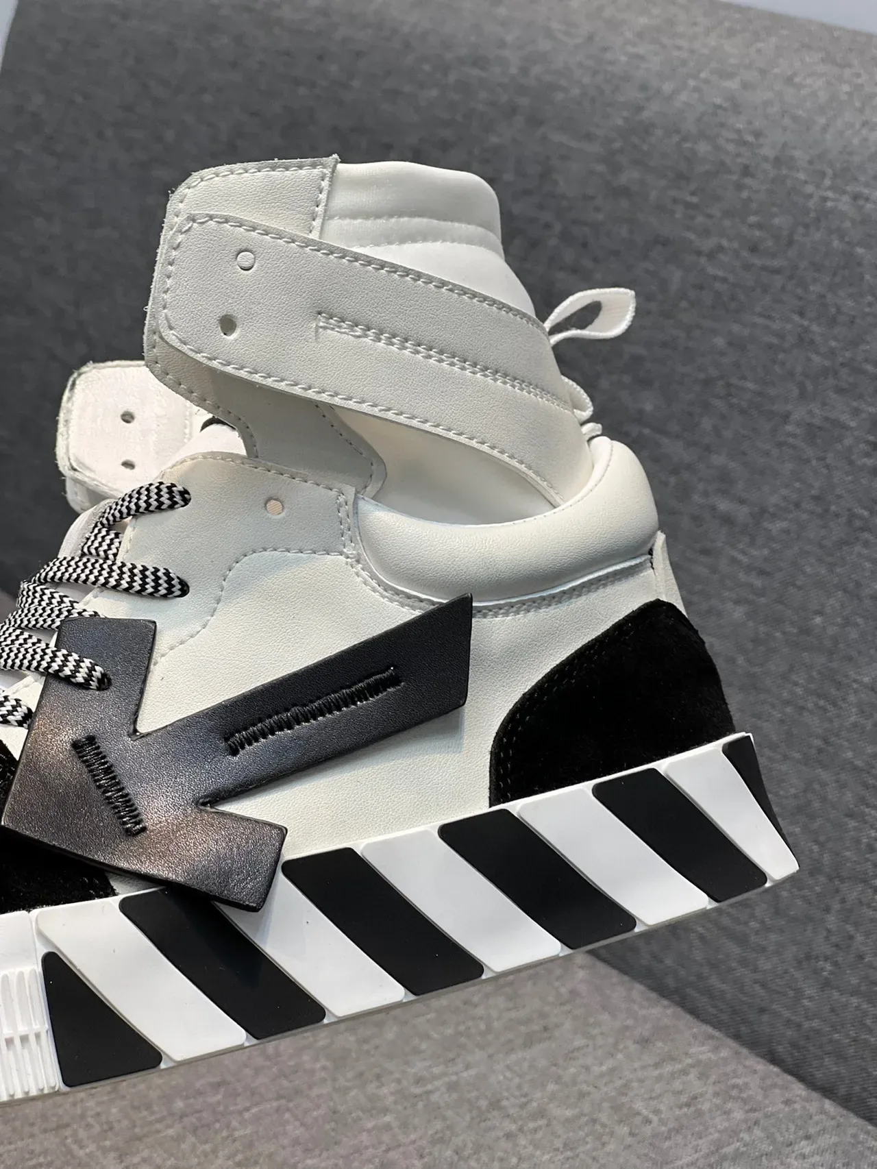 Off-White The Ten Tênis Lifestyle de Cano Alto 8