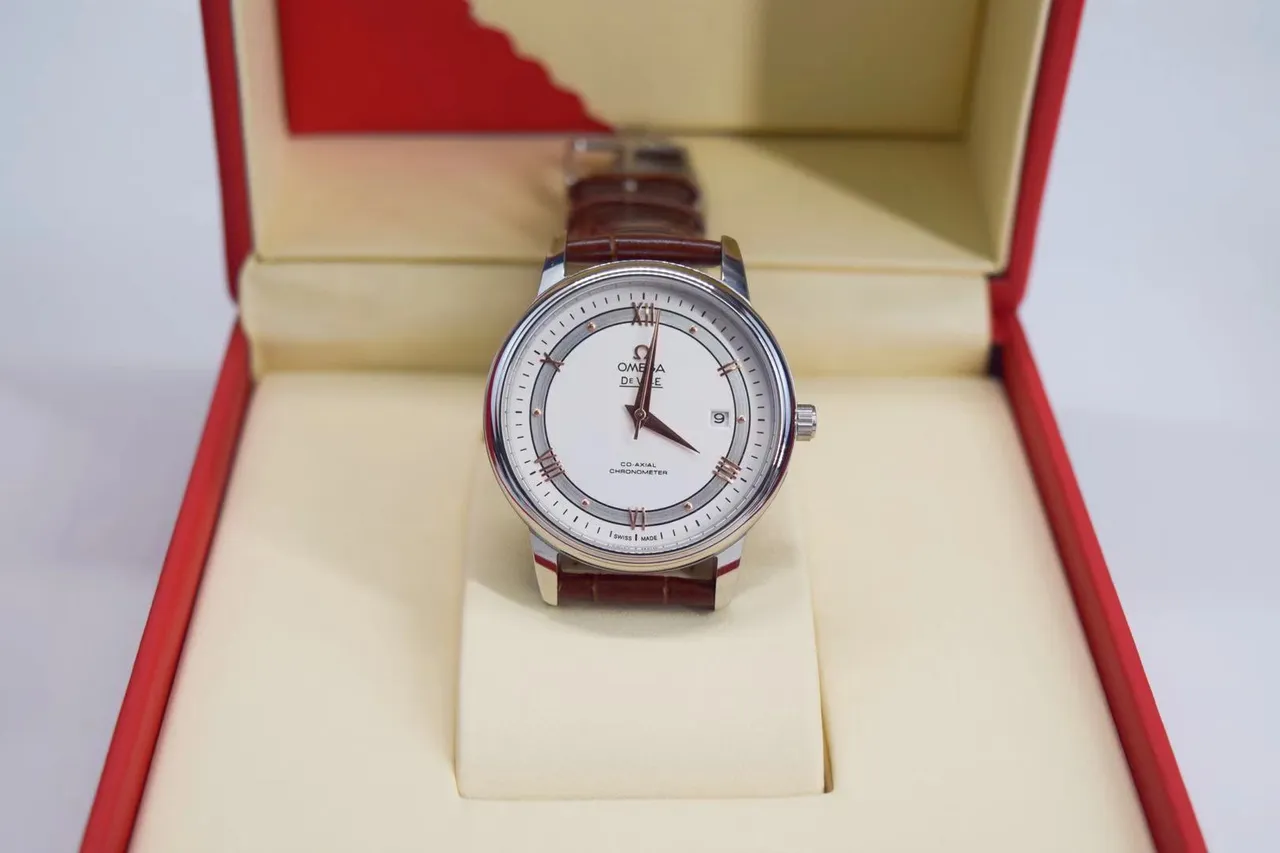 Omega De Ville Cadran Branco Cinturão de Couro de Crocodilo Marrom Relógio Mecânico 10