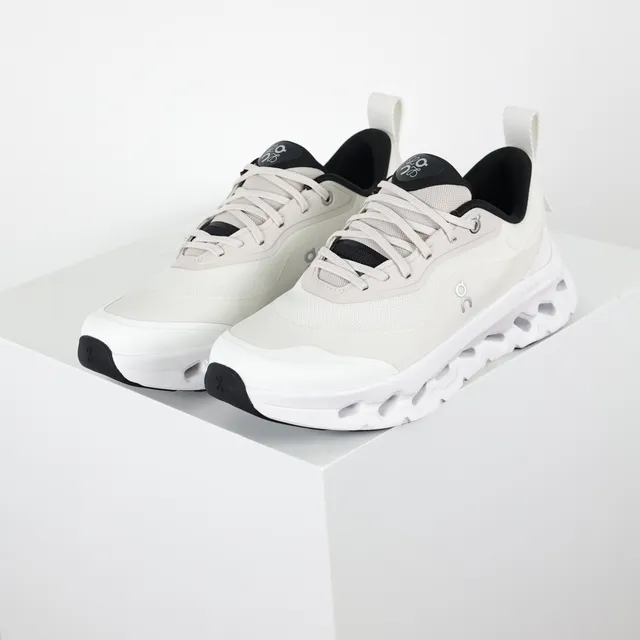 On sneakers lifestyle à silhouette basse, lacets, en mesh et synthétique, couleur beige noir 2