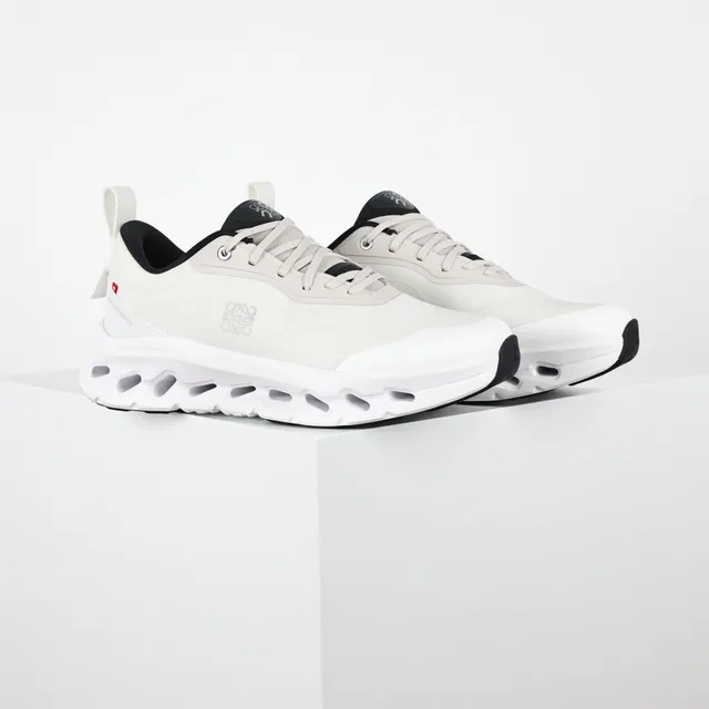 On sneakers lifestyle à silhouette basse, lacets, en mesh et synthétique, couleur beige noir 3