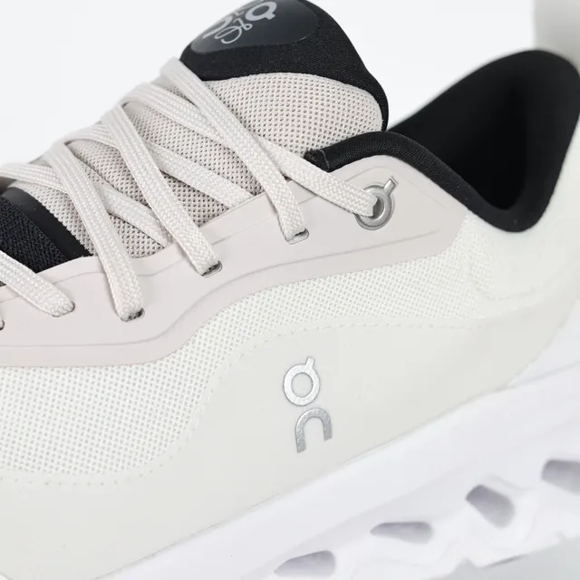 On sneakers lifestyle à silhouette basse, lacets, en mesh et synthétique, couleur beige noir 6